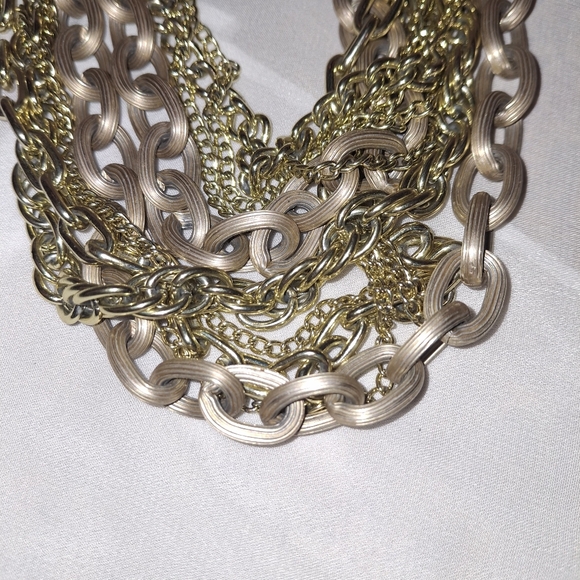 Elegant Vintage Gold and Silver Chain Necklace - Picture 3 of 5